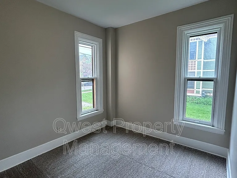 221 Hollister Ave SE #1 — Photo 9