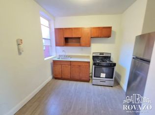 316 S 11th St #1R, Newark, NJ 07103
