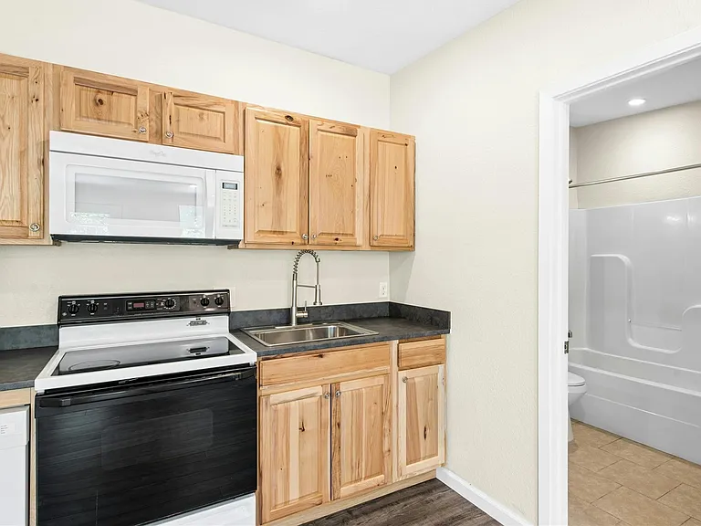 904 Philco Dr #B — Photo 14