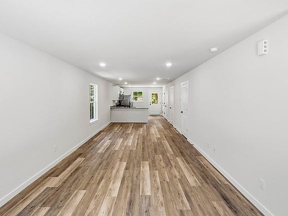 4th image of 259-261 Vanderbilt Rd
