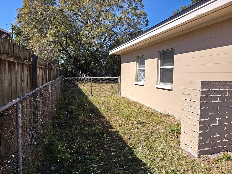 720 Faber Dr — Photo 4