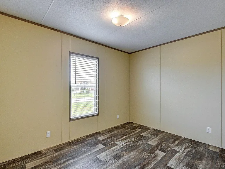2245 Ben Blvd — Photo 10