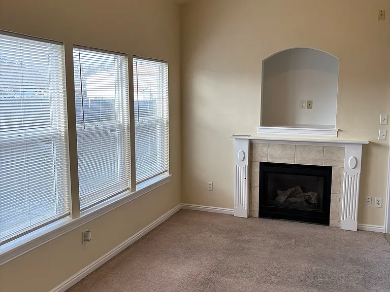 1309 S Ivy St #102 — Photo 1