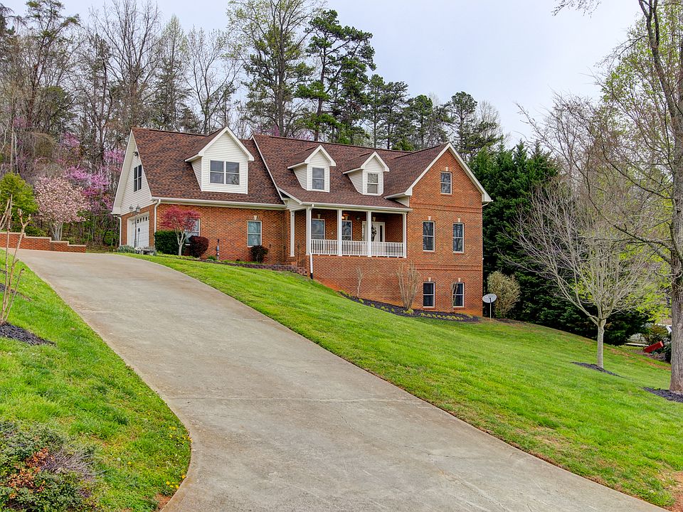 1st image of 870 Pioneer Dr