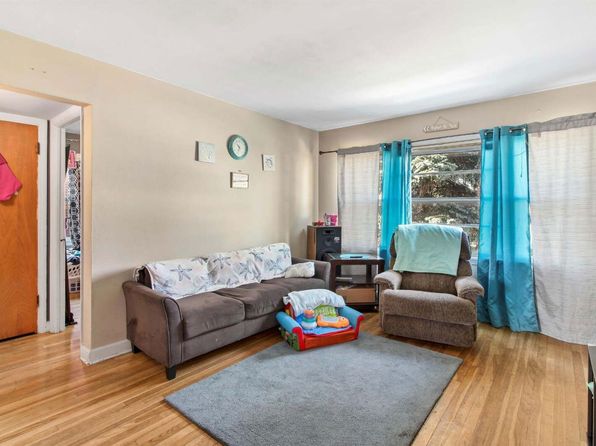 2320 S 92nd St APT 4
