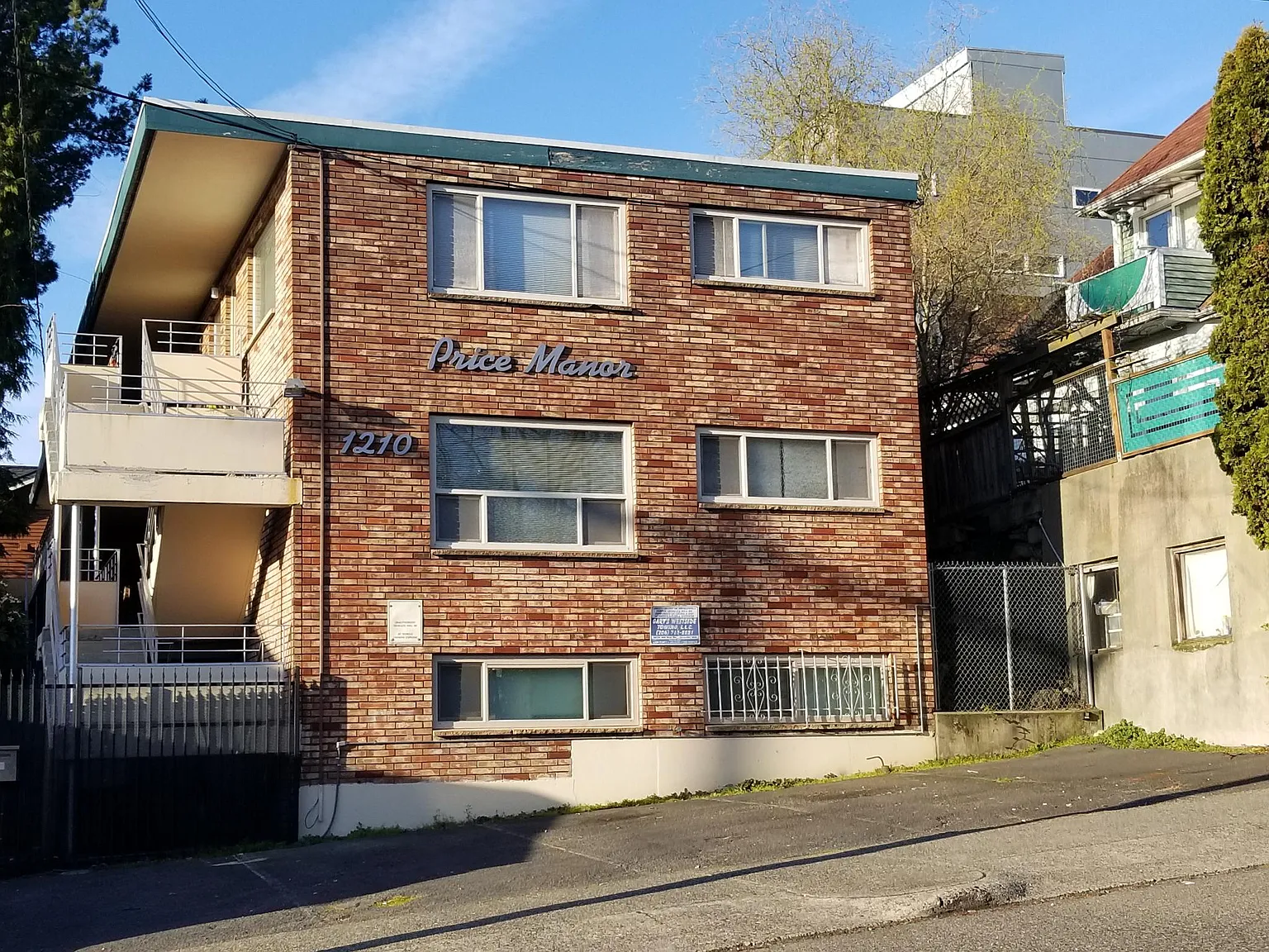 1210 E John St — Photo 2
