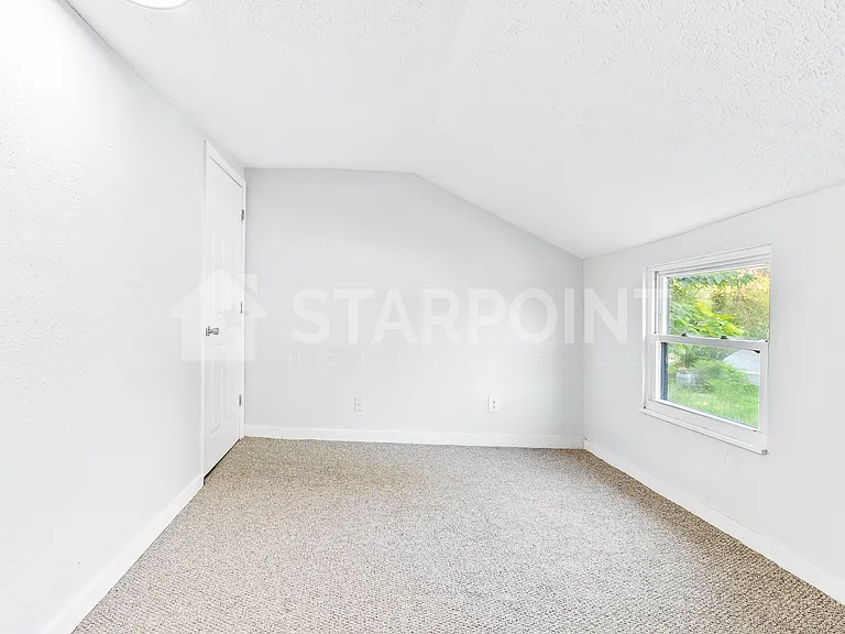 1611 W Kentucky St — Photo 5