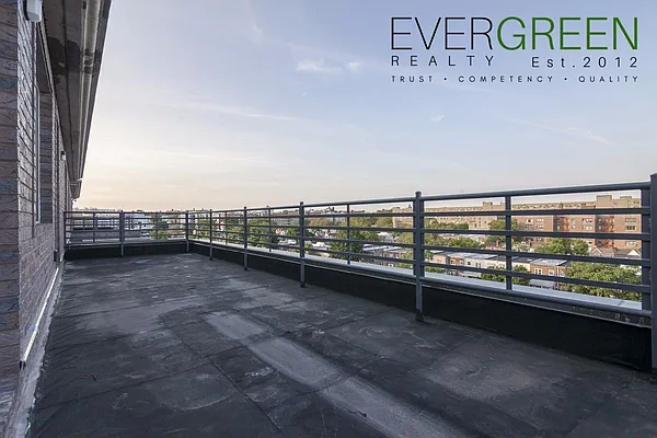 Rented by Evergreen Apartments BK | media 11