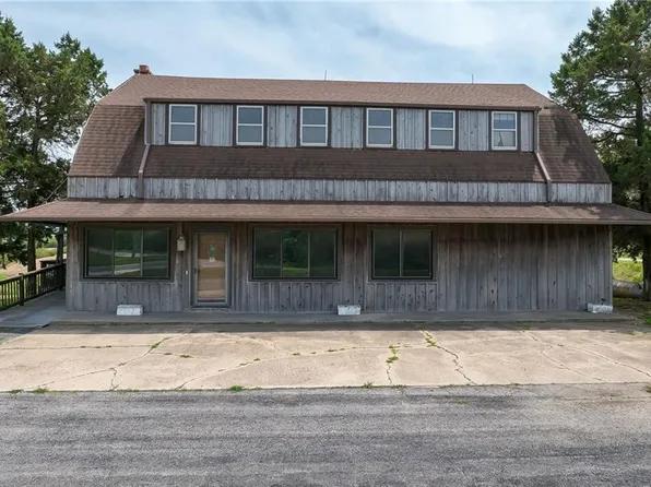 802 E Nodaway St, Oregon, MO 64473