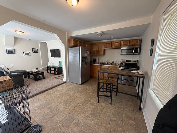5th image of 374 Main St #2