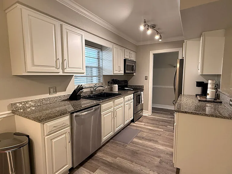 3350 S Osprey Ave #103A — Photo 10
