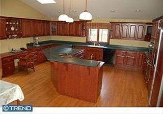1st image of 9 Seabury Ln