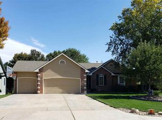 3110 N Lakecrest Cir, Wichita, KS 67205