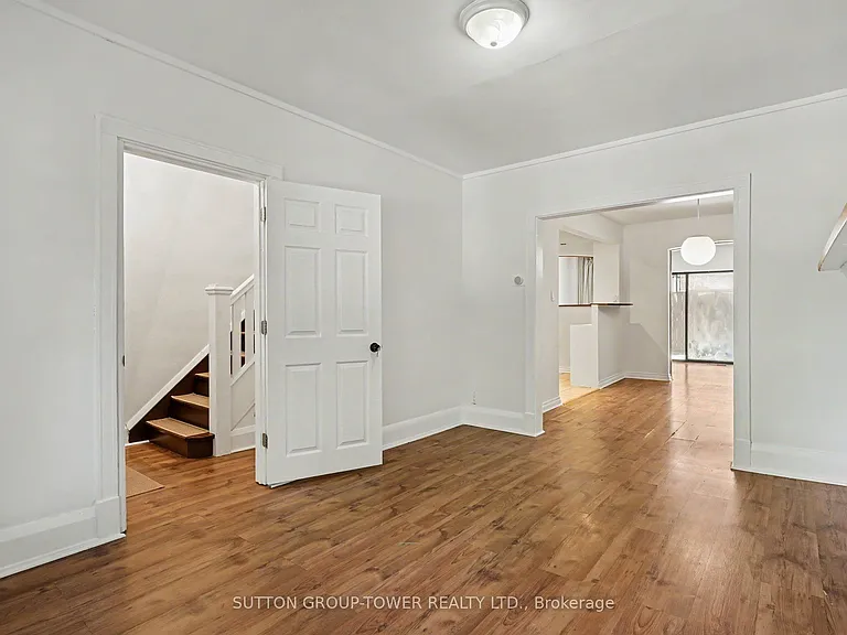 118 Castlefield Ave — Photo 4