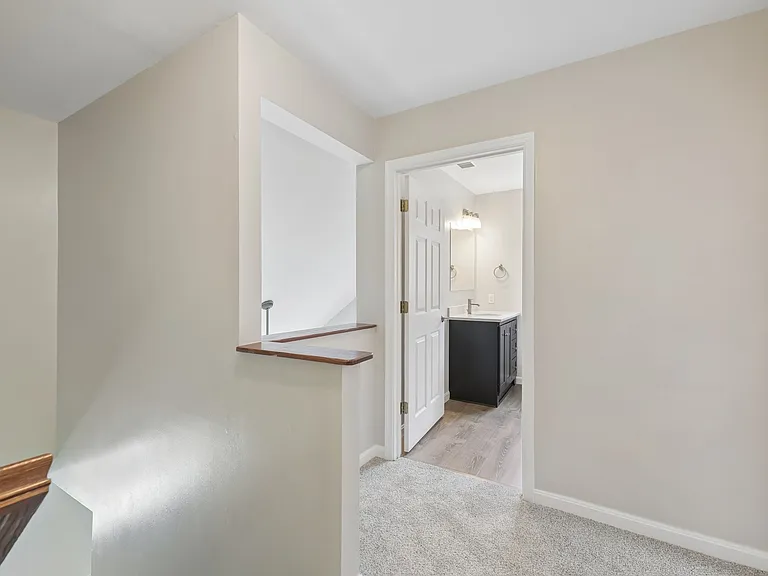 713 Mimosa Cove Rd — Photo 3