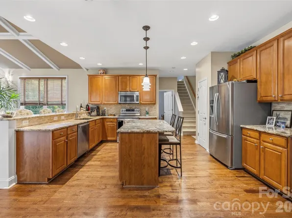 7453 Mountain Ridge Dr, Stanley, NC 28164