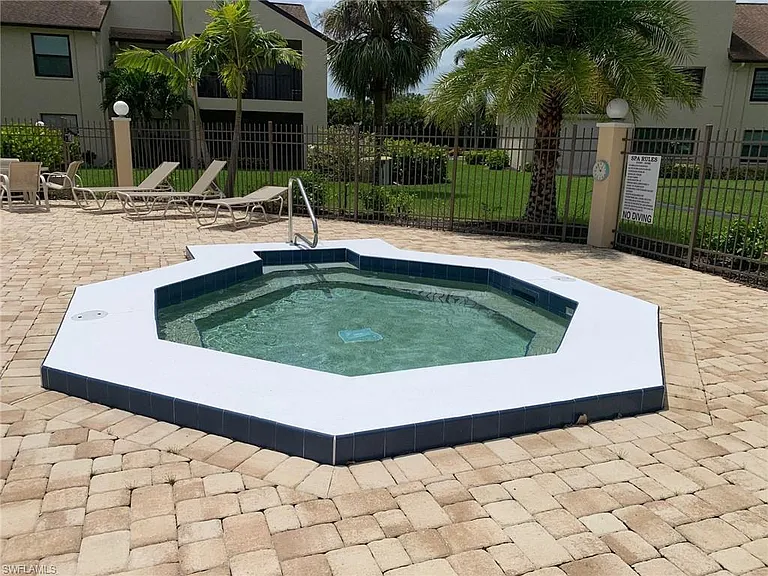 8715 Charter Club Cir #4 — Photo 21