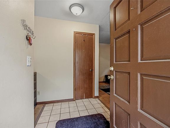 3rd image of 2902 NW 39TH PLACE