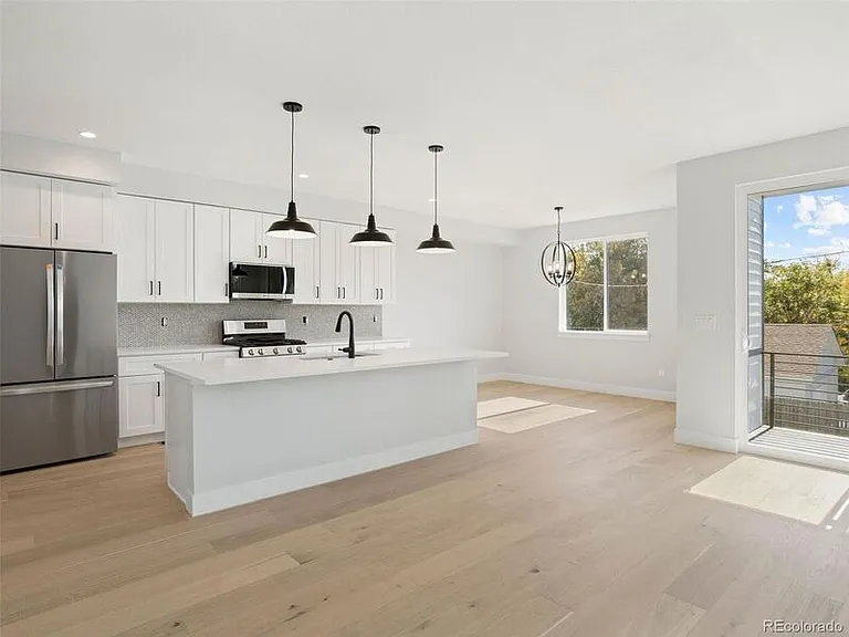 4656 W 9th Ave — Photo 8