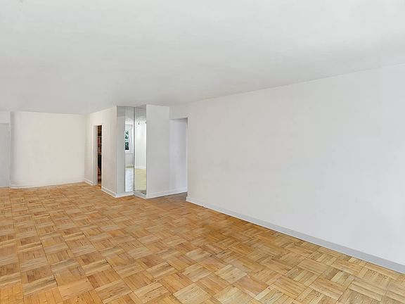 5th image of 101 W 12th St APT 6J