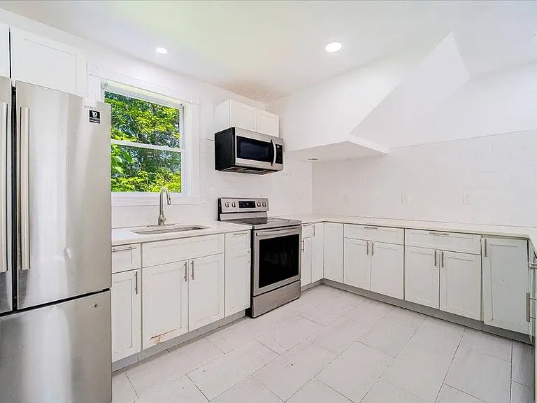 629 South Rd — Photo 17