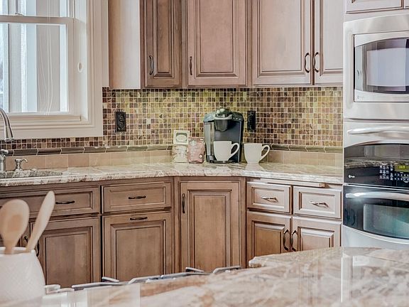 5th image of 3581 Lemieux Cir