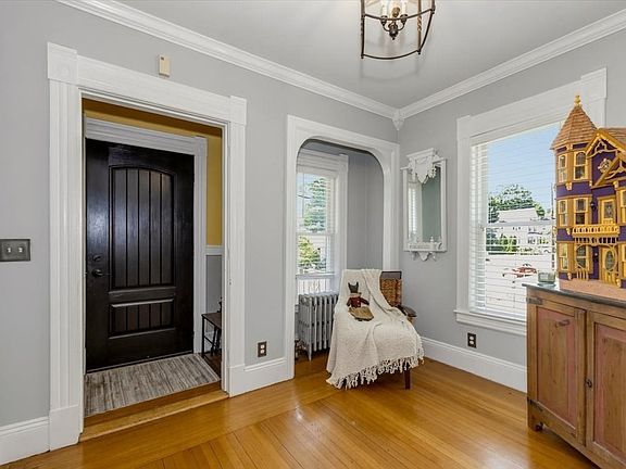 5th image of 294 Wentworth Ave