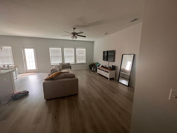 3rd image of 229 Wynn Pl