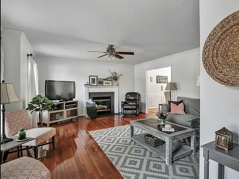 9419 Charter Gate Dr — Photo 5