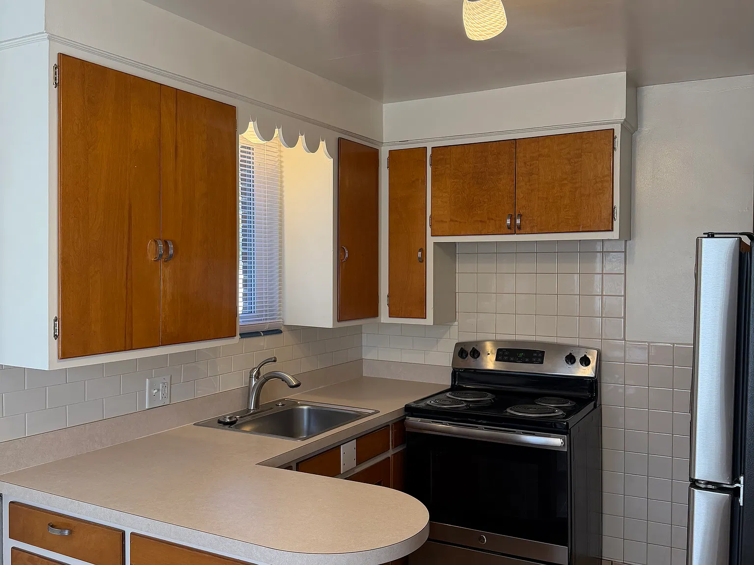2 bed, 900 sqft, $1,575 — Photo 4