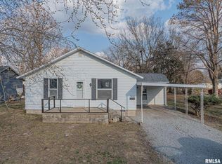 1431 Patterson St, Centralia, IL 62801