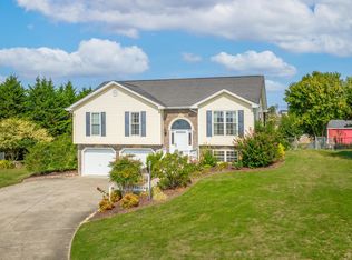 6 Blue Grass Ct, Jonesborough, TN 37659