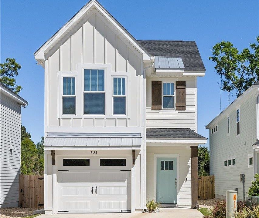 1st image of 431 Stately Oaks Pl
