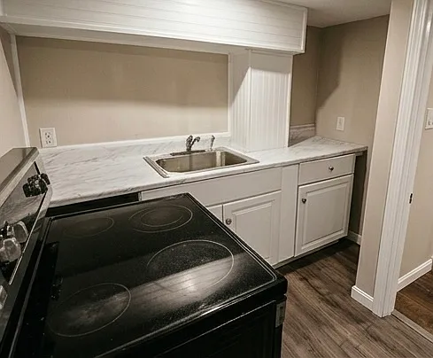 Building Photo - 32 Maple St #BASEMENT