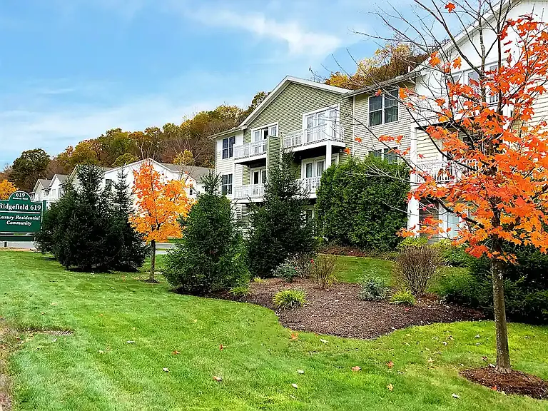 Ridgefield Commons — Photo 14