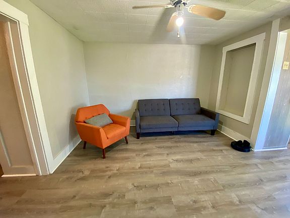 3rd image of 1217 17th St W #B