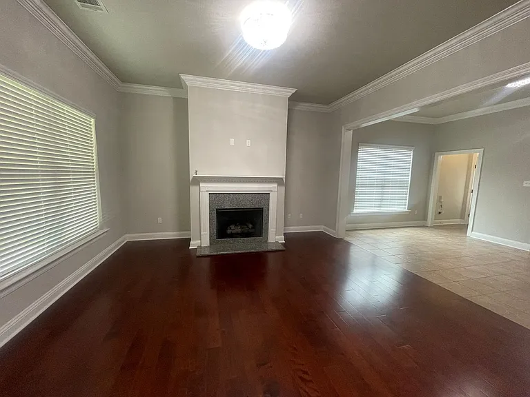 624 Riverscape Dr — Photo 4