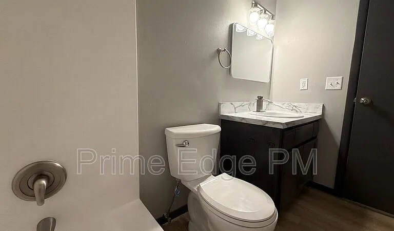4520 Calvert St #5 — Photo 13