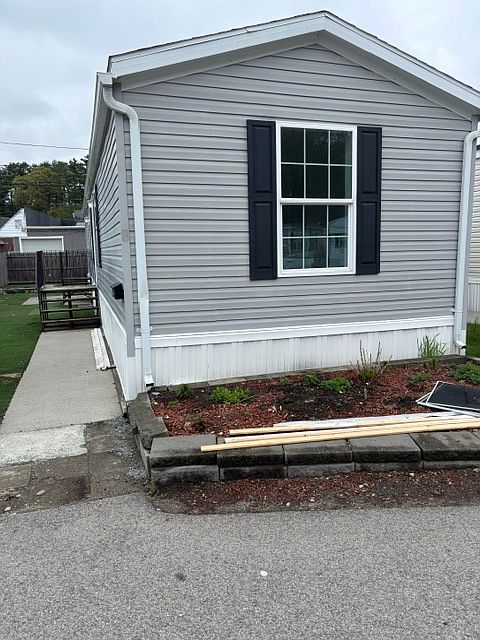 1st image of 8 Cadillac Dr