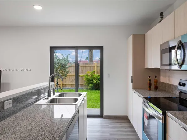 564 NW 7th St #6, Florida City, FL 33034