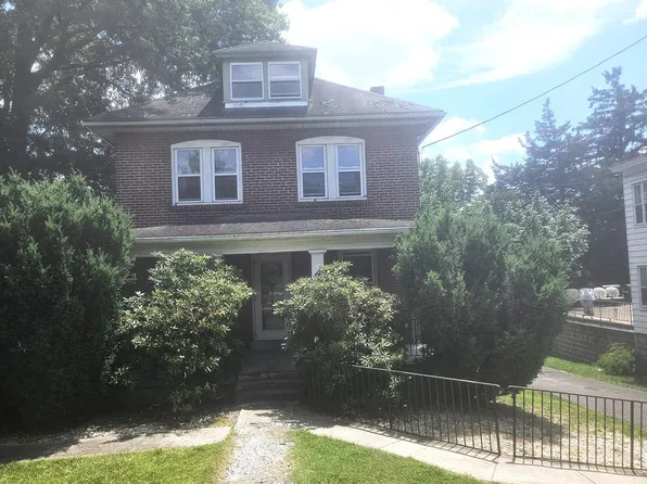2012 E High St, Pottstown, PA 19464