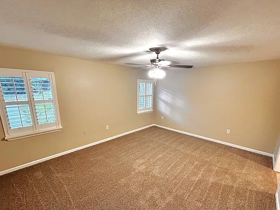 3rd image of 7023 Doehring Dr