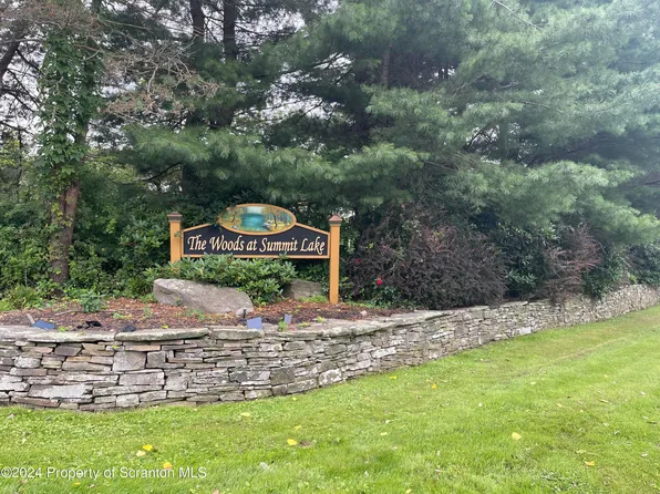 3 Misty Ln, Clarks Summit, PA 18411