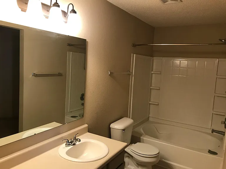 6888 Woodland Heights Dr — Photo 12