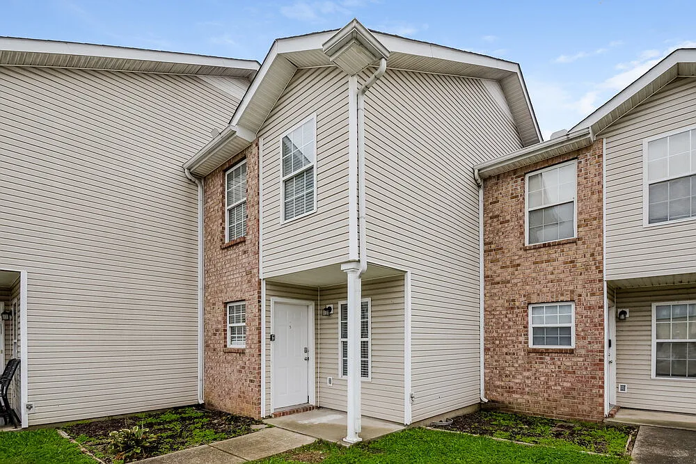 2 bed, 1.5 bath, 910 sqft, $1,430 — Photo 4