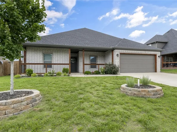 412 Ramsey St, Gentry, AR 72734