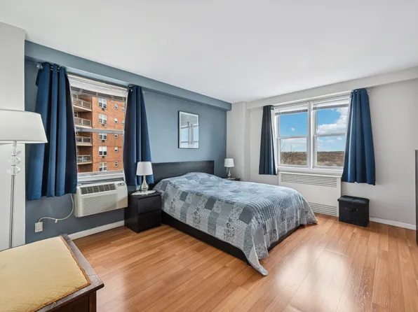 5700 Arlington Avenue image 4 of 15