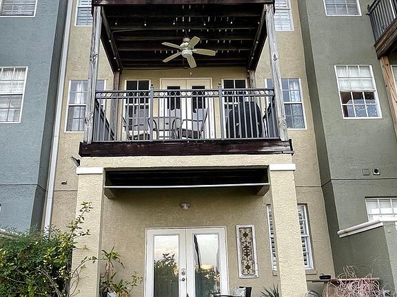 Back of the house, three level balcony.
