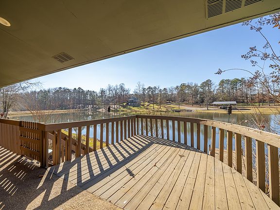 3rd image of 116 Driftwood Rd
