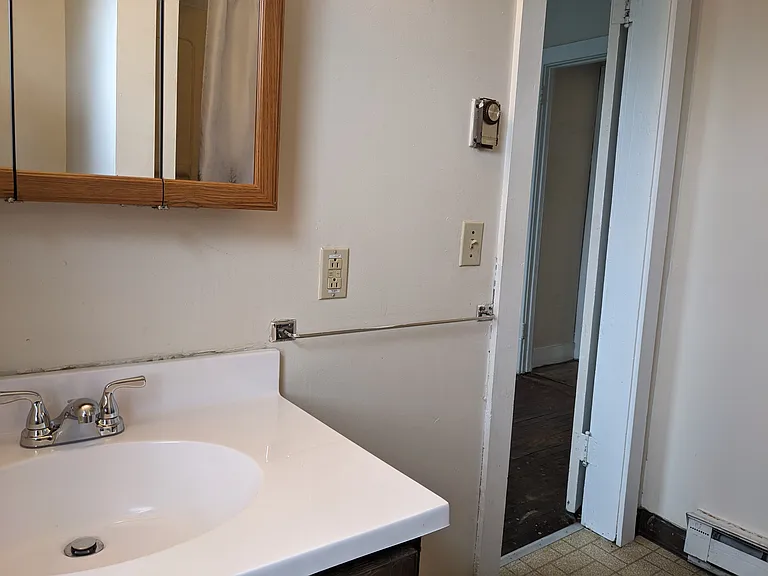 607 W Main St #3 — Photo 8